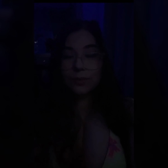 Meet your Posher, Juliana - Picture 1 of 1